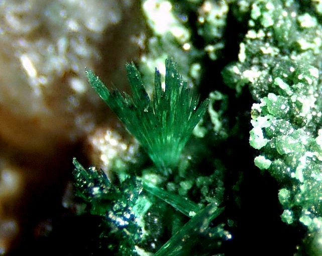 MALACHITE ACICULAIRE